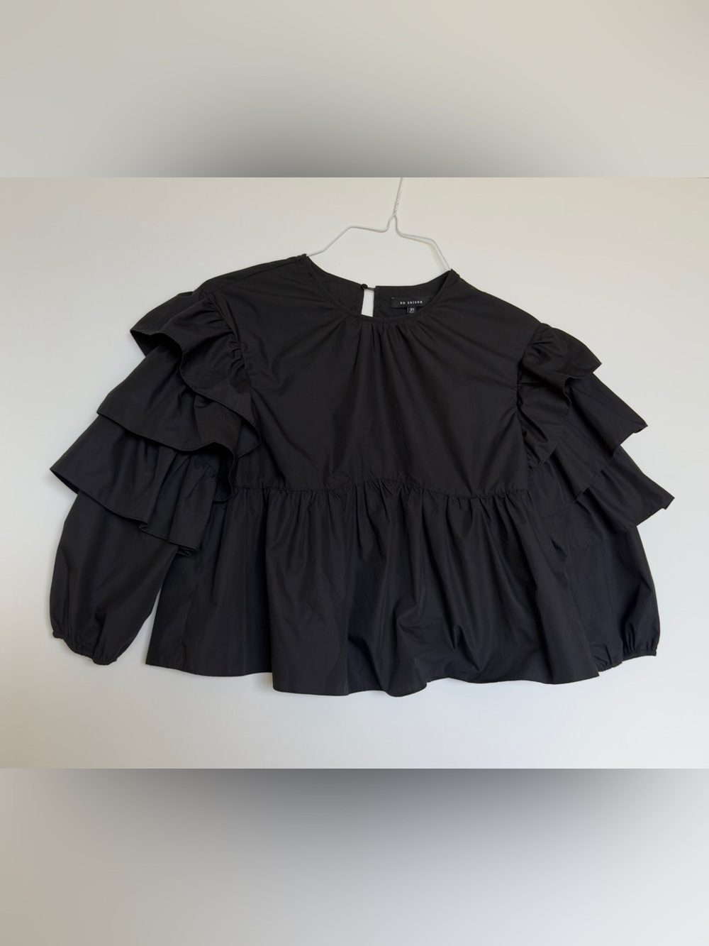 en saison black ruffle long sleeve peplum blouse size XS